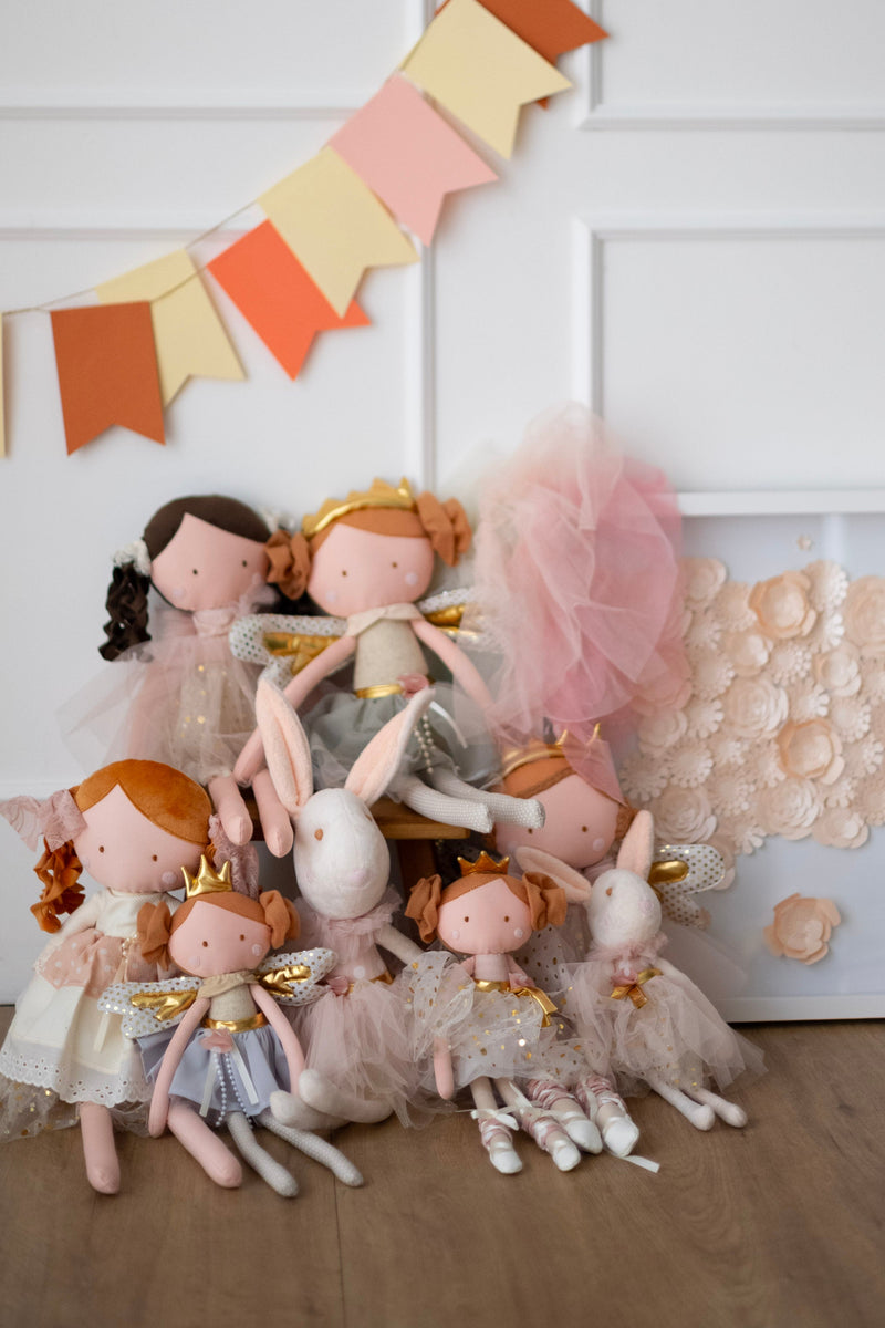 Muñecas y Peluches